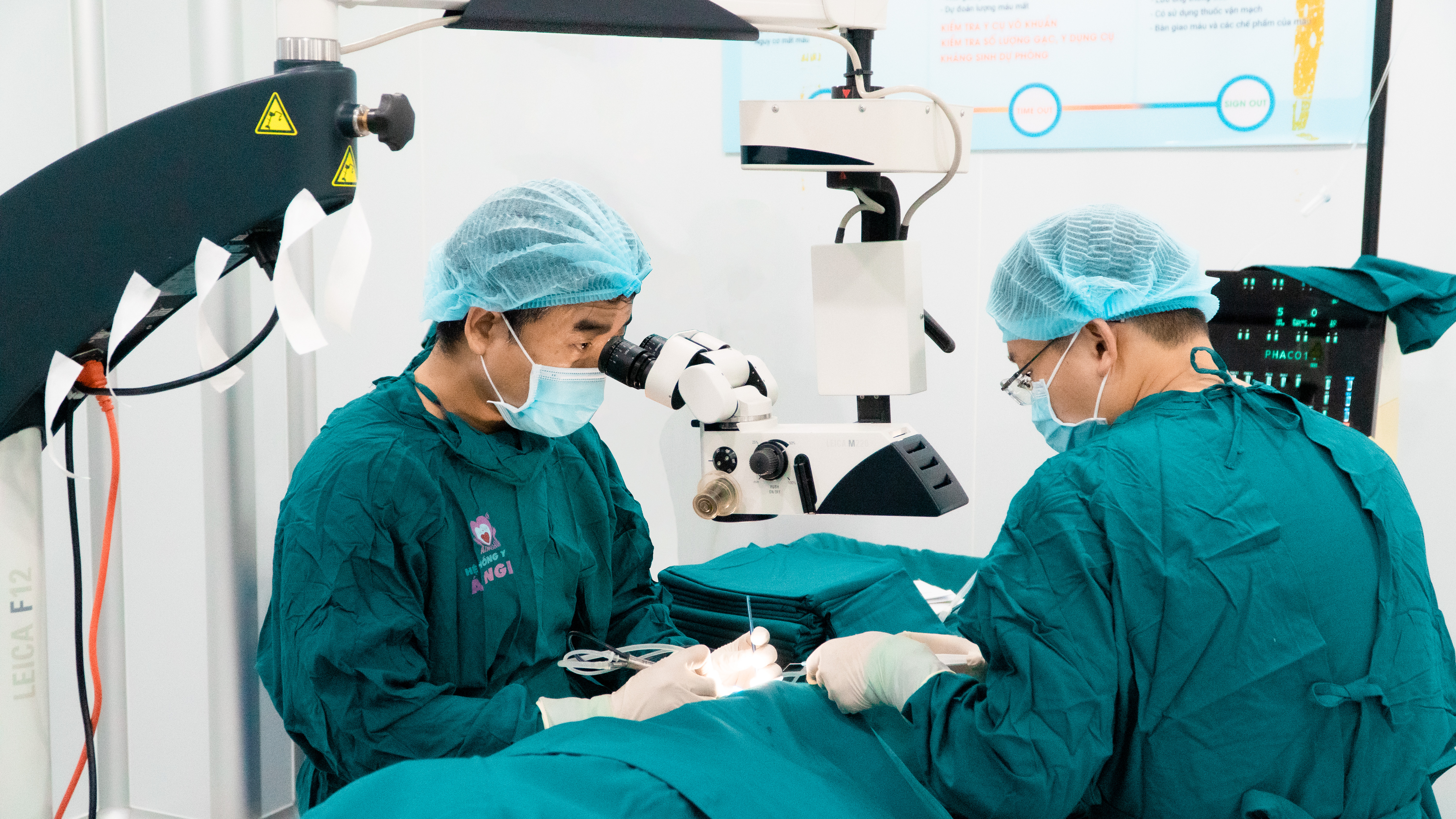 Hệ thống Phẫu thuật Phaco bán phần trước