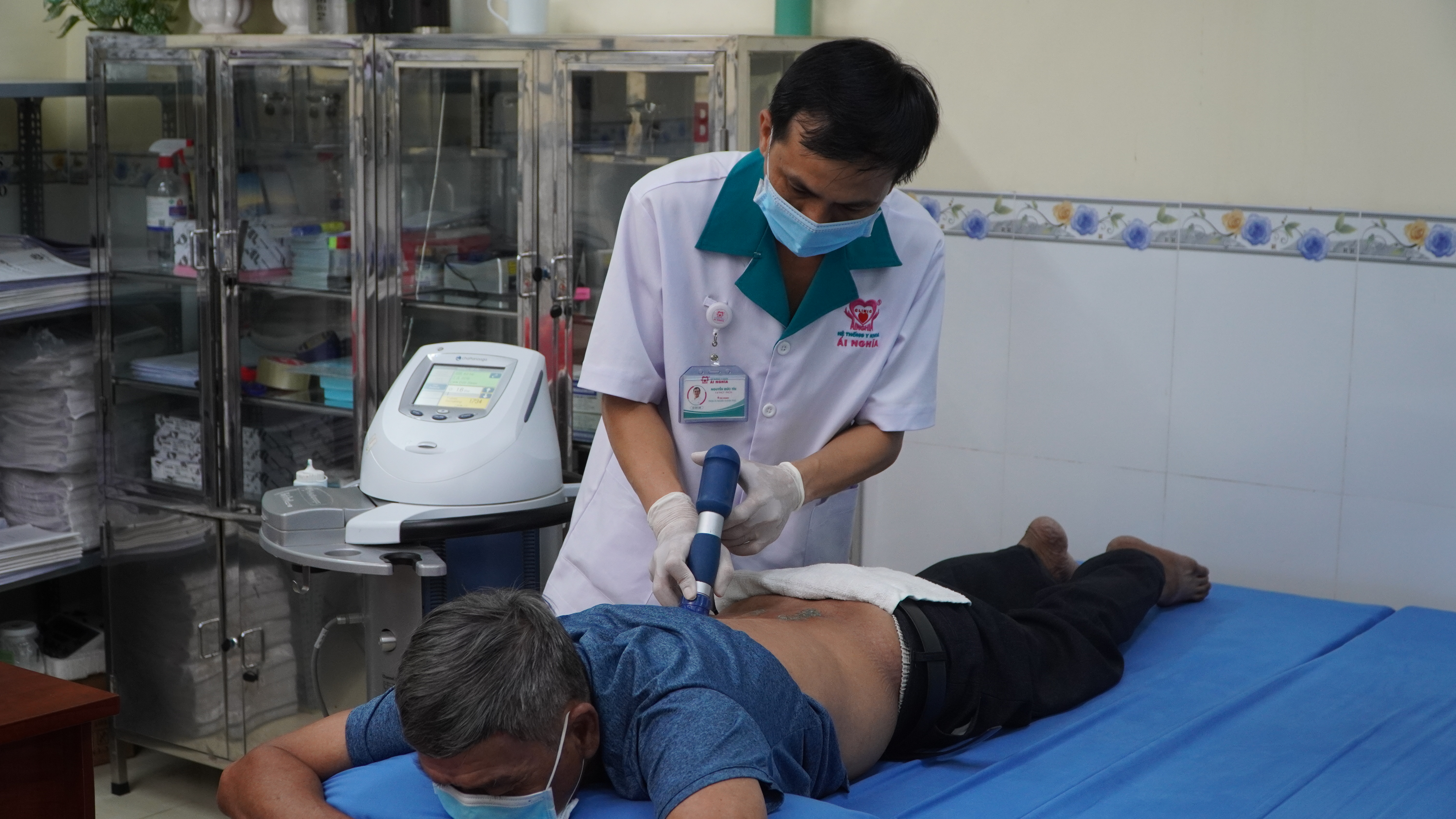 Máy xung kích trị liệu