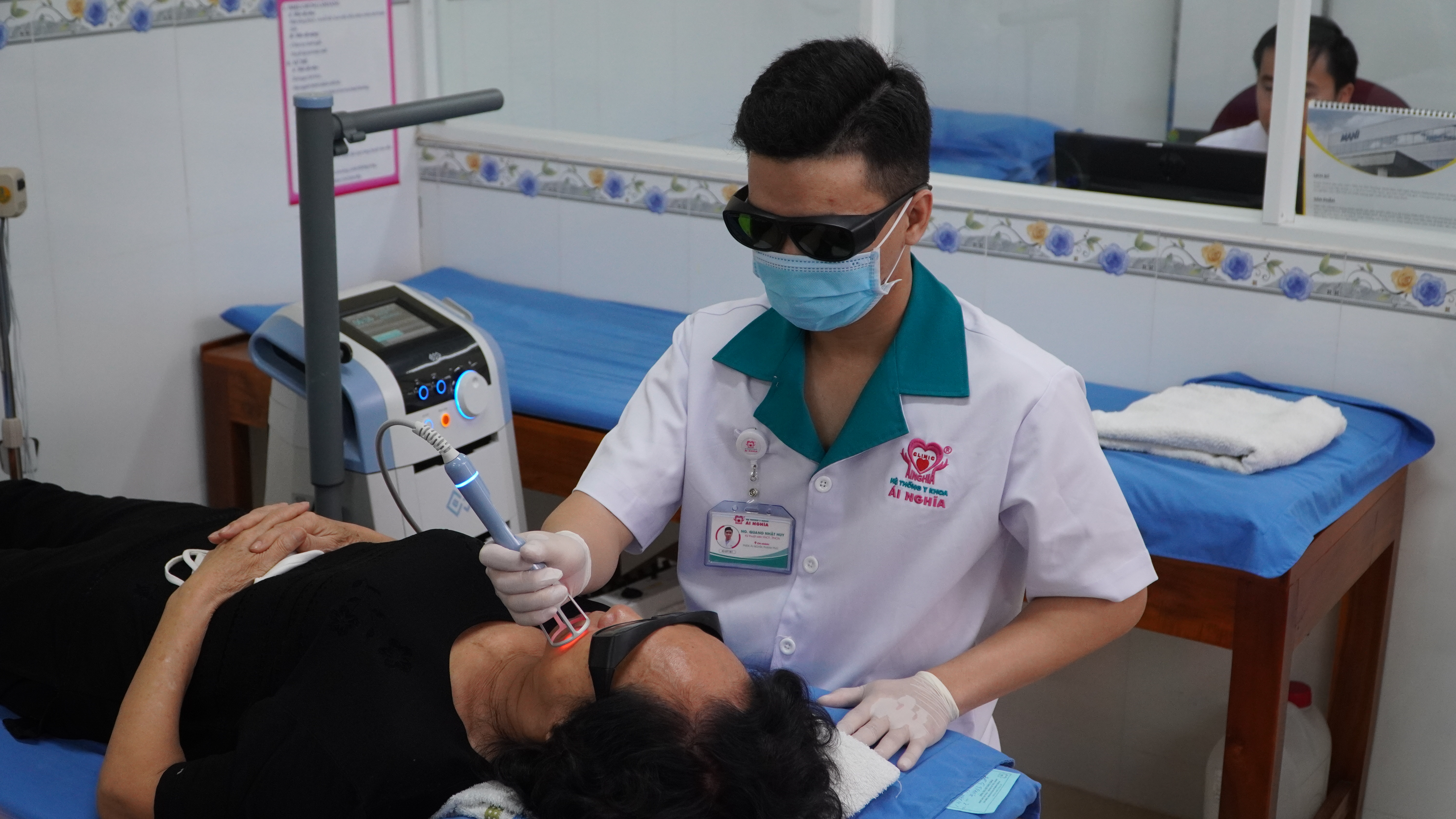 Laser điều trị công nghệ cao
