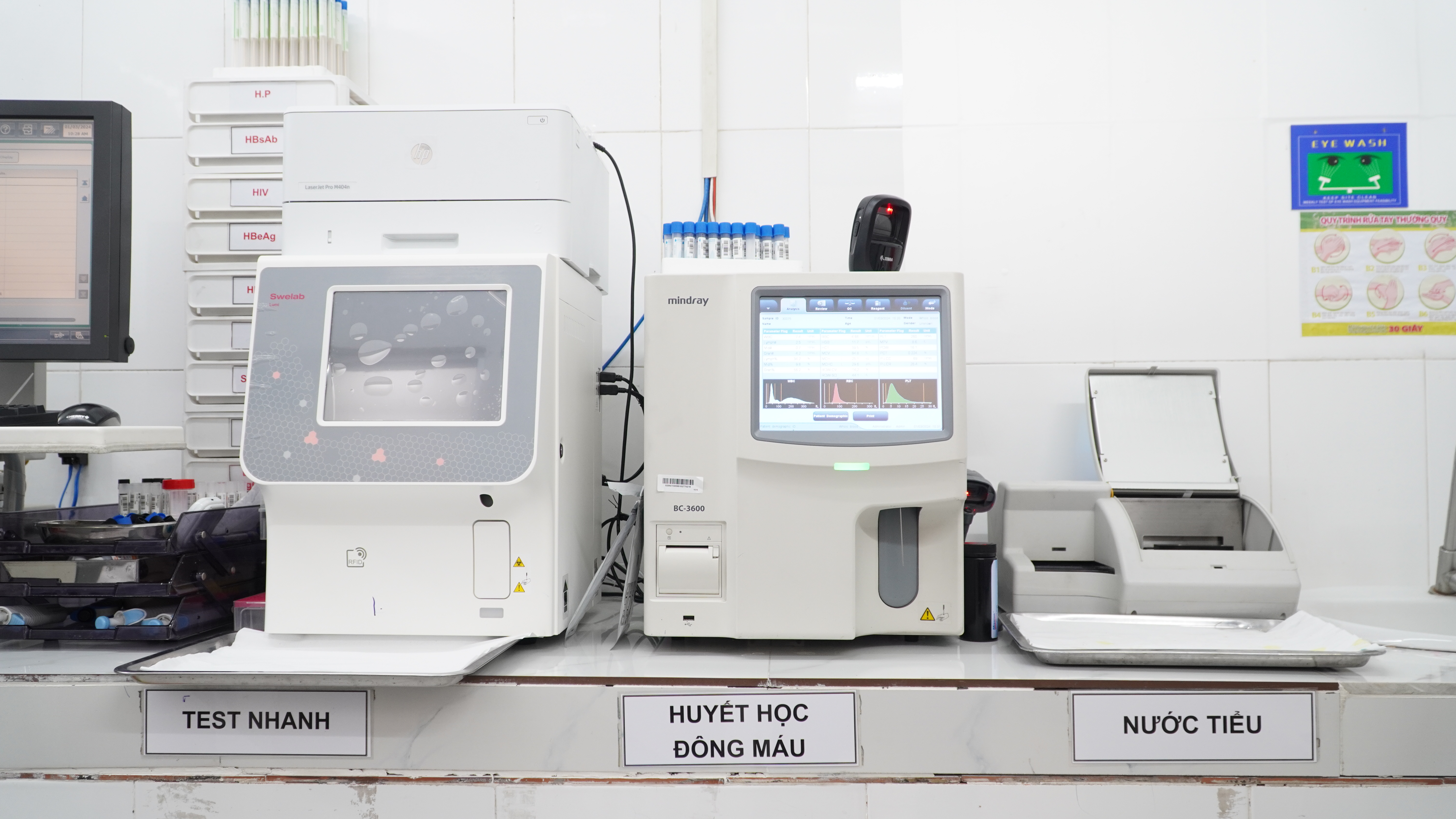 Hệ thống máy xét nghiệm hiện đại