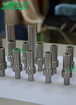 Pressure riveting die